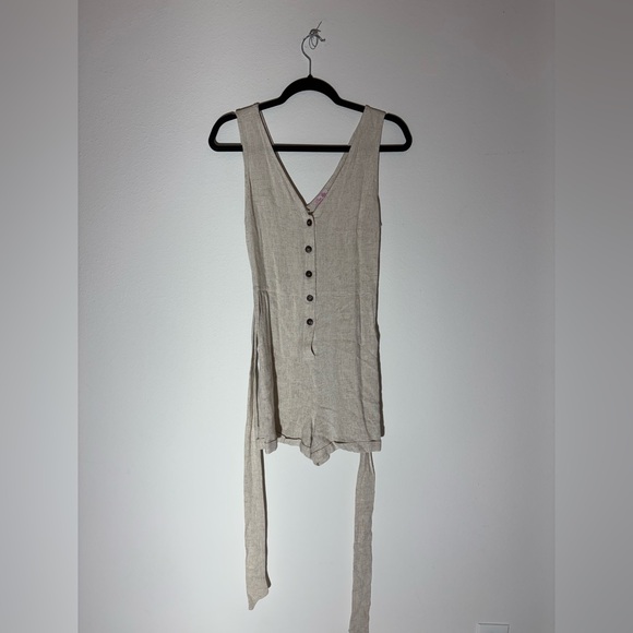 Pink Lily Linen Romper Size Medium - Picture 3 of 5